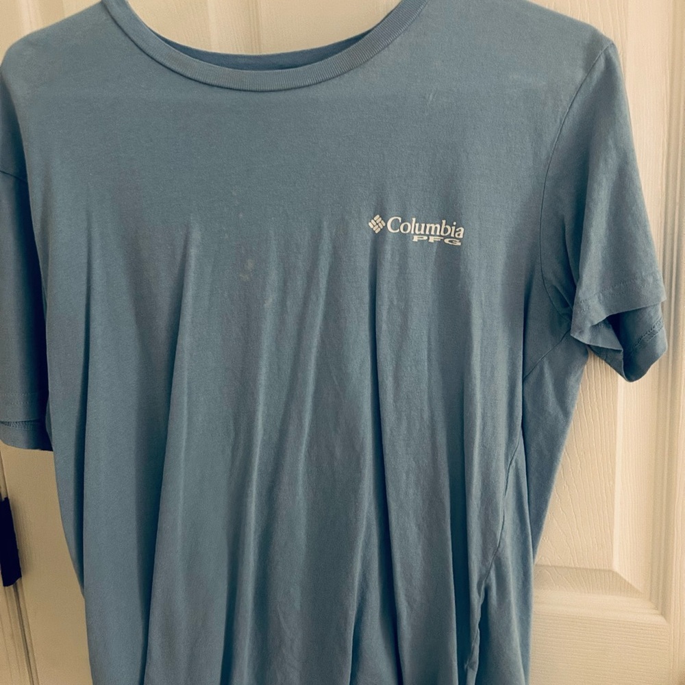 Columbia Men's Short Sleeve Tee in Light Blue